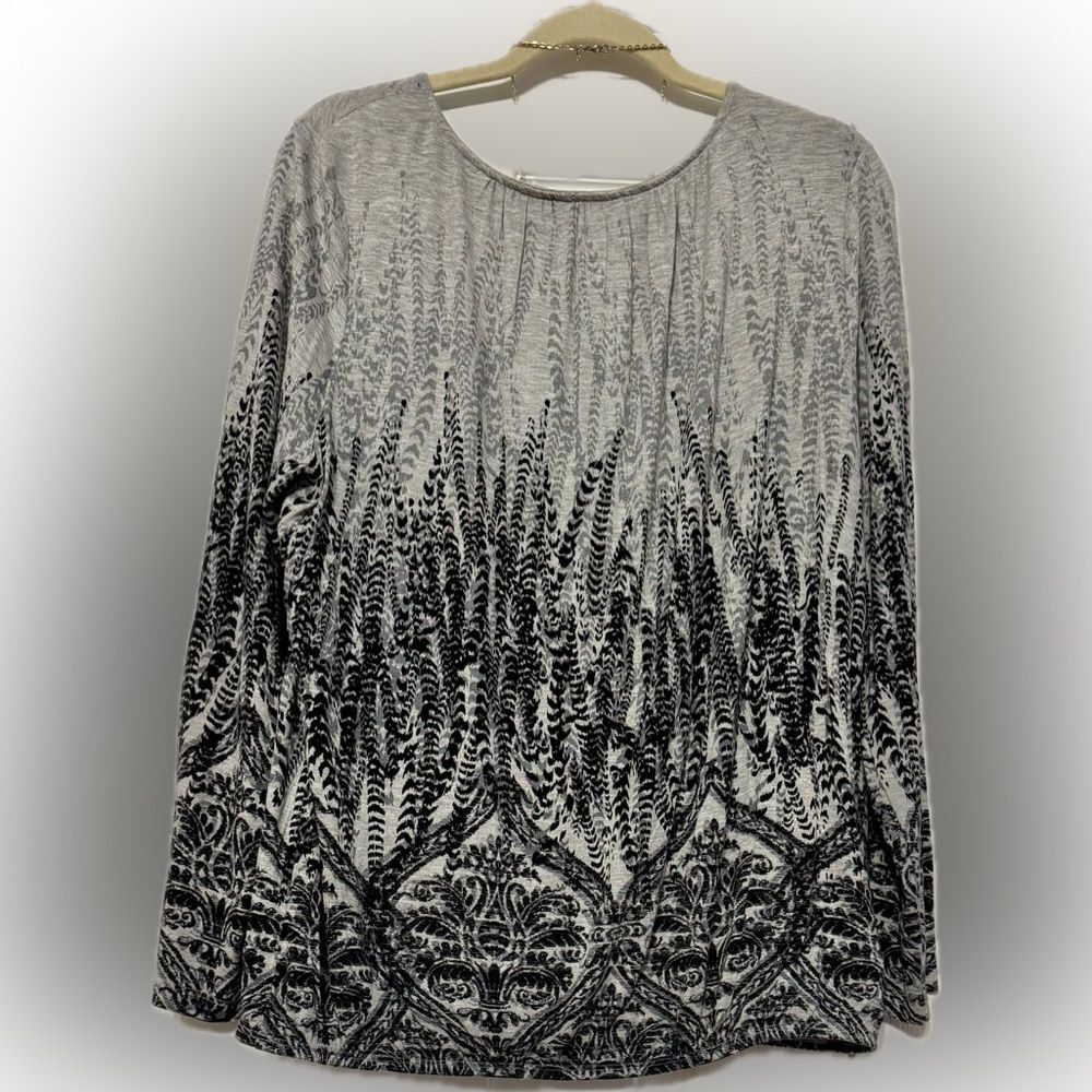 Chico's top! - Picture 11 of 12